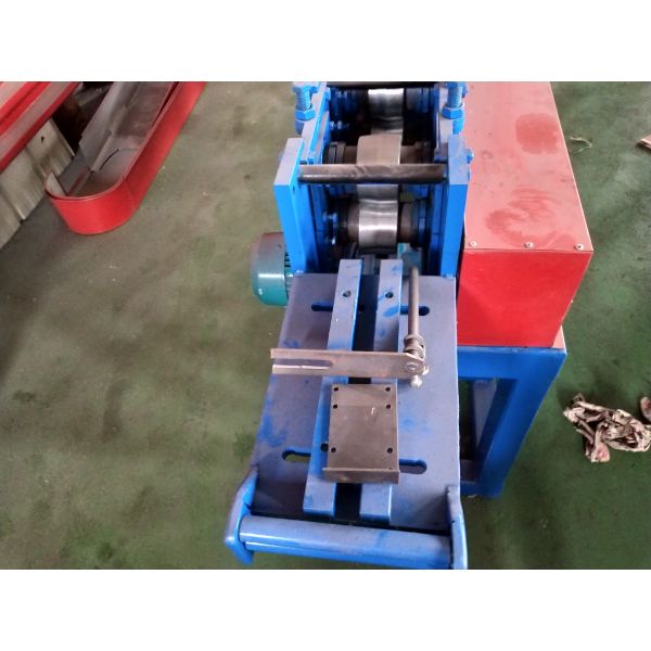 Крен стержня угла стены углового шарика гипсокартона стальной формируя машину л раздел для здания крыши