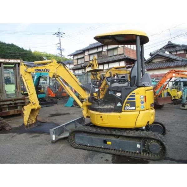 Подержанный экскаватор Komatsu pc30 pc30mr 30mr 3 тонны 3 тонны 3 тонны оригинальный экскаватор Komatsu с закрытой кабиной для продажи