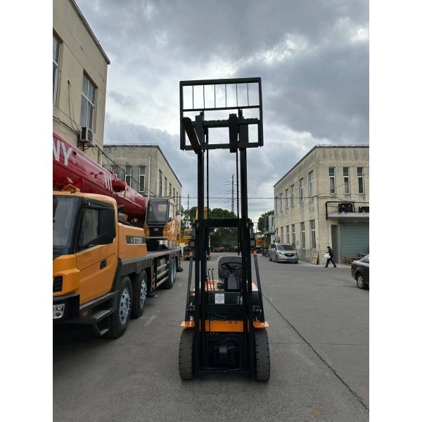 Second Hand Folk Lift Truck with 2485x1235x2255 Dimensions and High Qualit