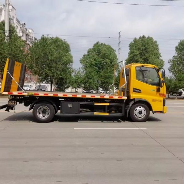 Light Bearing Capacity Road Wrecker Tow Truck for Customer Requirements