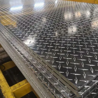 5-Bar Checkered Aluminium Sheet Tread Plate in 3003 Alloy with 1.0-8.0mm Thickness for Anti Slip Flooring