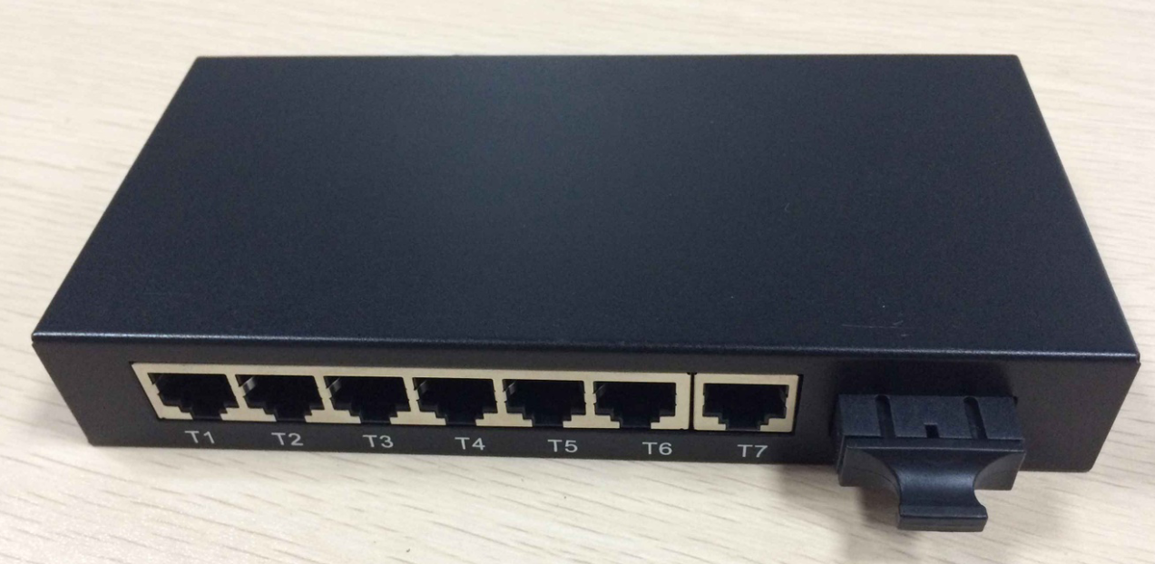 Быстро переключатель сети 100FX и 7 10 8 локальных сетей портов/100M Rj45 с функцией управления