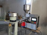 Couvercle de bureau tout-en-un sac à buse de machine Produit d'emballage de granules en poudre liquide