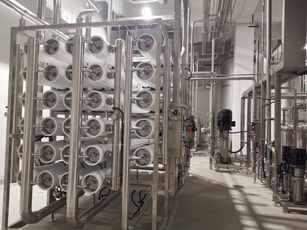 Hôtels / usine de fabrication Système RO compact avec des performances fiables et une capacité d'entretien réduite de 500 L/h
