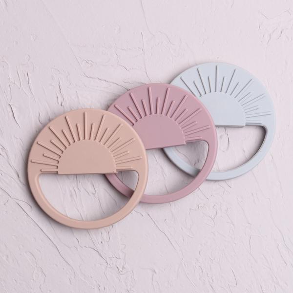 Cute Shape Food Grade Silicone Baby Teether BPA Free Silicone Teether 9*9*0.7cm
