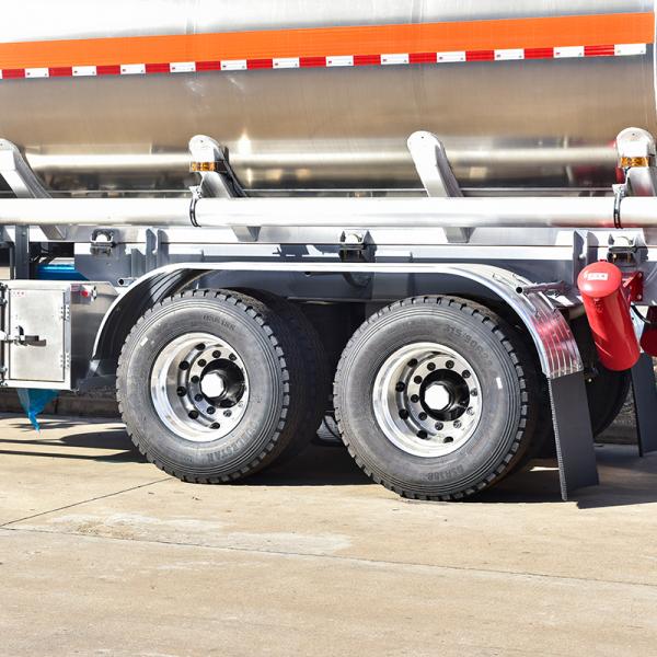 33000L 38000L Tank Semi Trailer Oil Transport 2 Axles Fuel Tank Truck 10400*2500*3800Mm