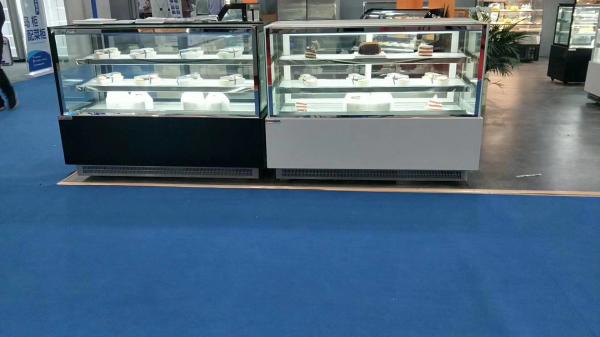 Upright Glass Door Chiller Cabinet Right Angle Rear Door Air Cooled for Cake