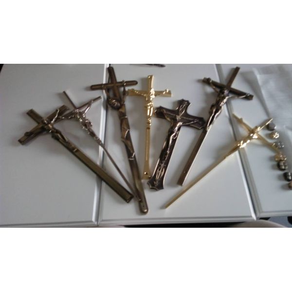 Крест и распятие Кроикс с Иисусом в украшении гроба замак цвета Замак 40*16км Д026А античном бронзовом