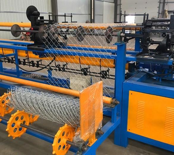 Galvanized Double Wire Chain Link Fencing Mesh Machine Factory Price