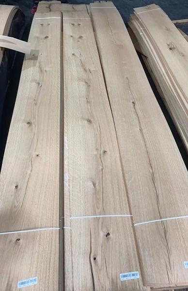 Europe  Oak Wood Veneer  panel Knotty grade  crack 2mm thckness Cheap price