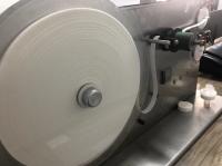 ± 0,2 mm Permissão de erro de rotulagem Máquina de enrolar papel para espessura de fita 10-25 mm