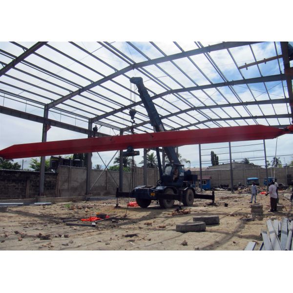Prefabricated Steel Warehouse with Crane - Q235B/Q355B Material