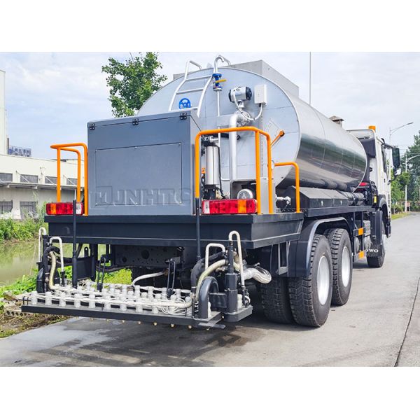 HOWO Интеллектуальная битумная распределитель асфальтораспыливающее оборудование грузовики 6X4 336HP для продажи