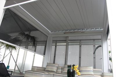 La voie UV de fermeture éclair de revêtement de polyester aveugle l'extérieur protégeant du vent adapté aux besoins du client par panne d'électricité