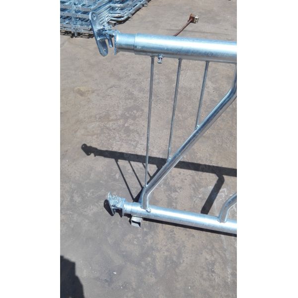 15 Ft Cattle Feed Barriers Cow Freestall 2 Meters Length Anticorrosive