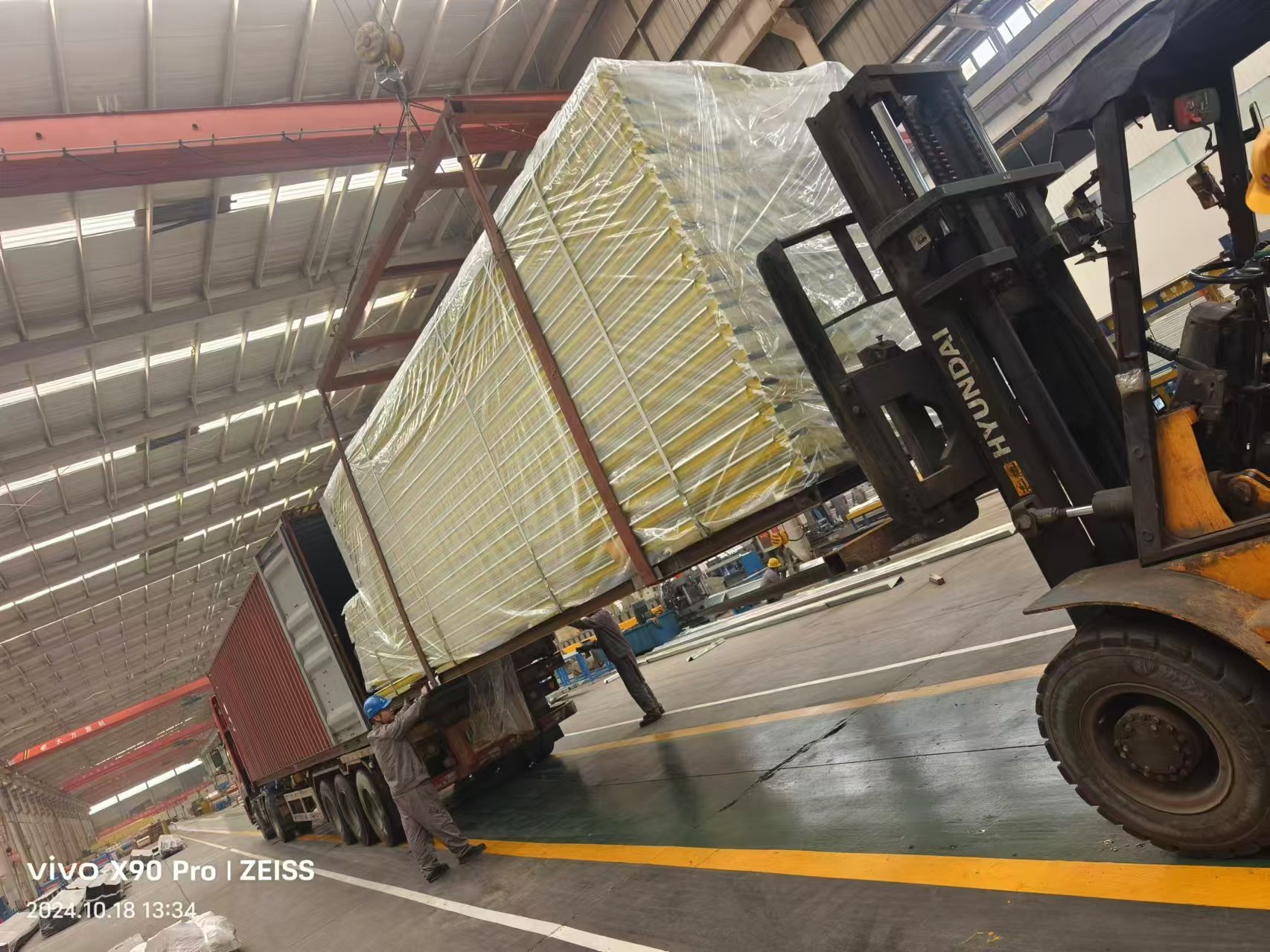 Disassemblable Steel‑structure Workshop Metal Frame Factory Building Clear‑span Warehouse Suitable For Manufacturing Storage And Commercial Showroom