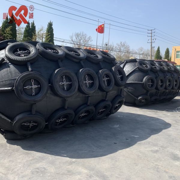 High Strength Inflatable Boat Fenders , Yokohama Rubber Fenders For Docks