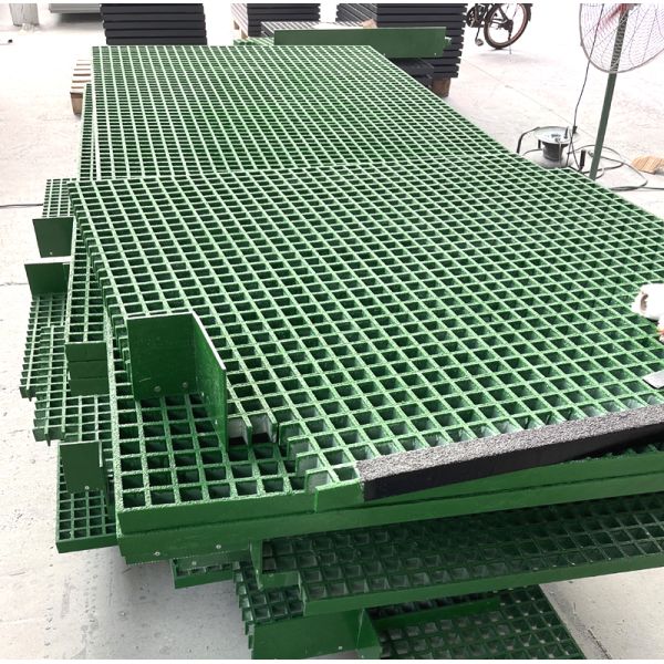 High Strength Molded Fiberglass Grating 38x38mm Insulated GRP Frp Grating for Marine