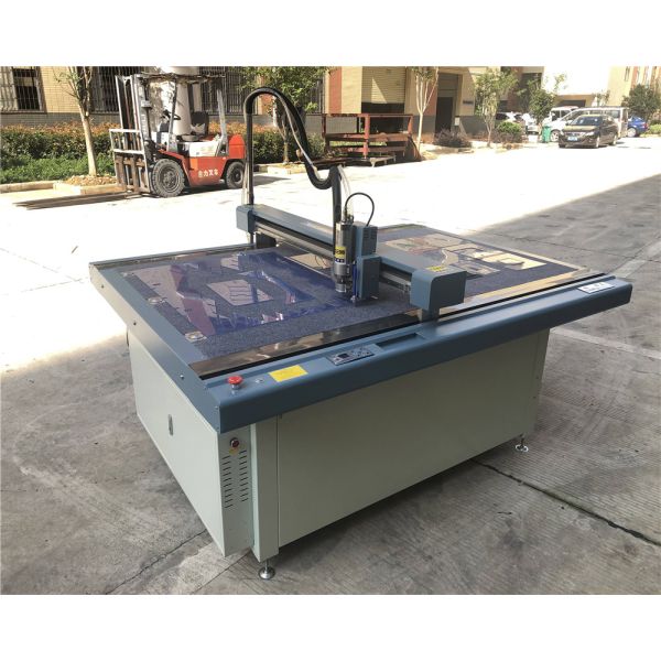 1900*1450*1100mm Size Flatbed Template Cutter with 1.5mm-6.0mm Cutting Thickness and 500-1800mm/s Speed PVC Board Milling Machine