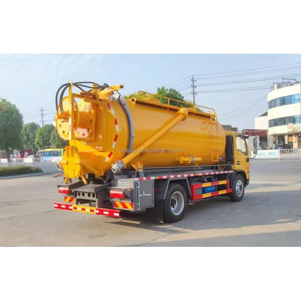 Chine Prix d'usine DFAC DongFeng 1000L à 20000L Vaccum aspirateur camion réservoir septique camion égouts aspirateur fécal