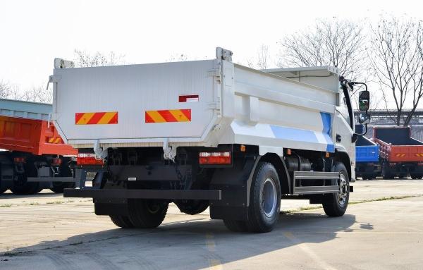Precio Barato Stock DaYun 4X2 Pequeño camión de tirador Mini camión de basura