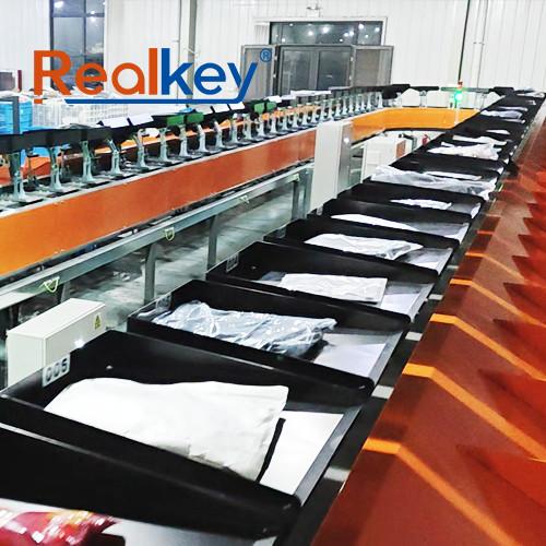 High Precision Tilt Tray Sortation Machine Customized For Various Items Space Saving