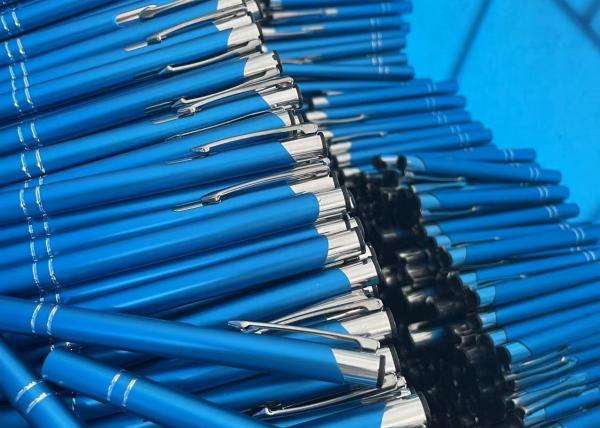 os perfis de alumínio da extrusão da espessura de 0.5mm colorem anodizado 6060 T4