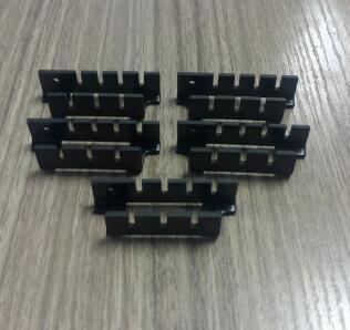 Подвергать механической обработке CNC зажимает металл штемпелюя алюминий частей/металл SS304 стали