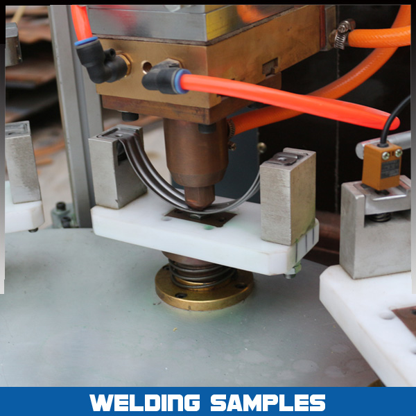Soldadora del control de la abrazadera/del tubo de tubería de acero, máquina de la soldadura por puntos del CNC con la tabla rotatoria