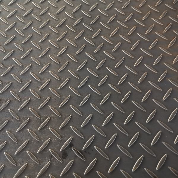 Astm A36 A36m Carbon Steel Diamond Plate 10*1500*6000mm