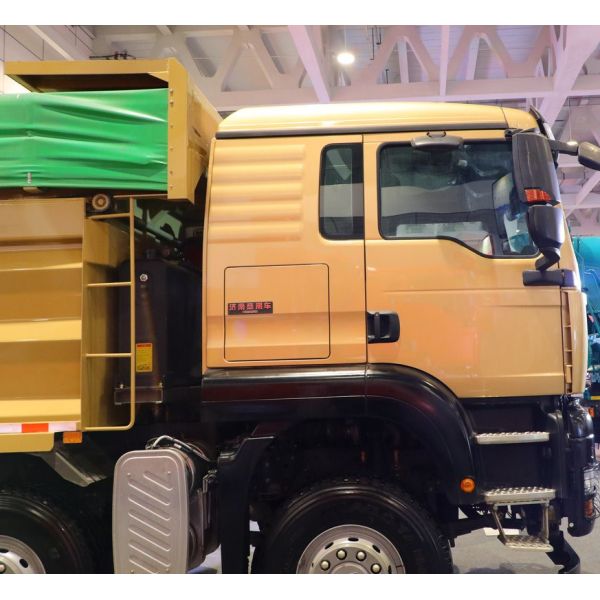 Lower Capacity Isuzu Forward Dump Tipper Truck for Small-Scale Construction Projects