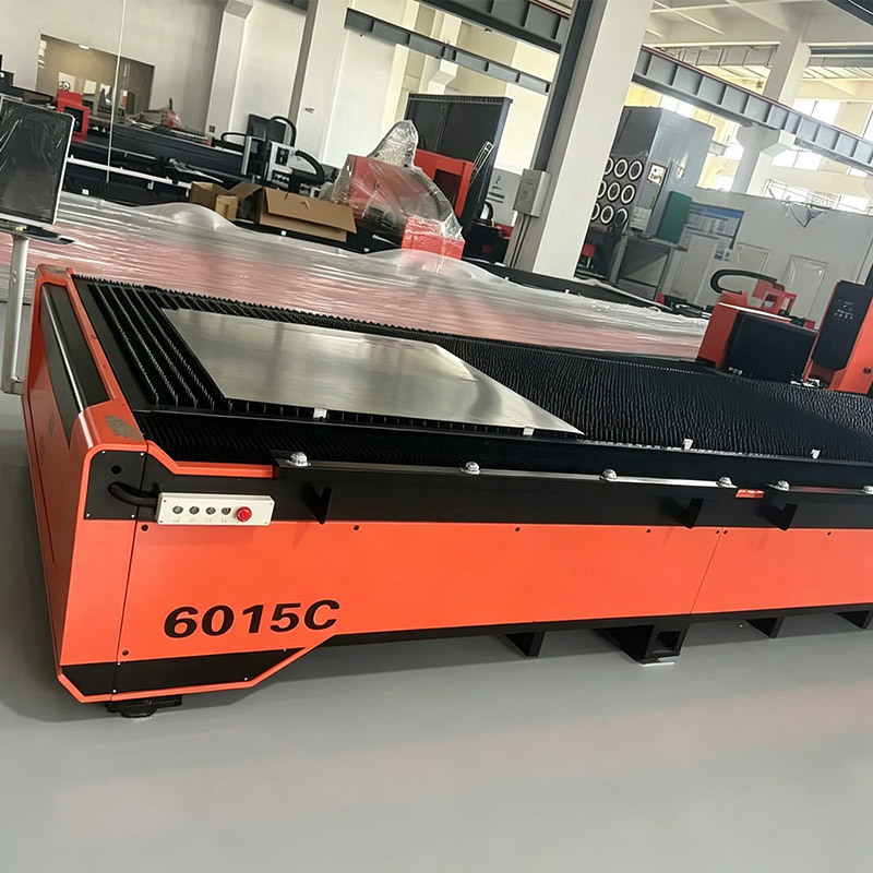 SF6015A 6M Dual Pallet Exchange Industrial Fiber Laser Cutting Machine 8000W Laser