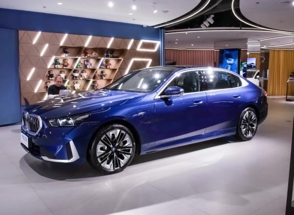 2024 M60 G60 35l Suv de luxo EV I5 BMWs Carros usados Bateria de íons de lítio ternária para adultos