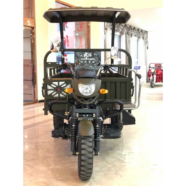 Semi-floating Rear Axle 200cc 250cc 300cc Heavy Loading Truck Tricycle with Semi Cabin