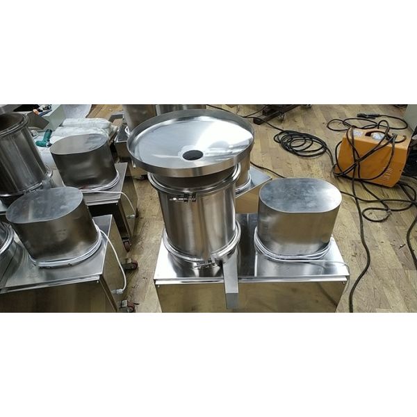 304 Stainless Steel Electric Egg Cracking Machine To Get The Egg Liquid With Centrifugal Working Principle