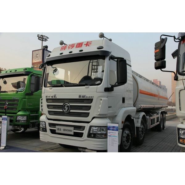 Howo Dongfeng Chassis Oil Tank Truck para diversas necessidades de transporte de petróleo