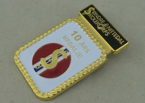 Zinc Alloy Gold 3D Medal Soft Enamel Badges Die Casting With Brooch Pin