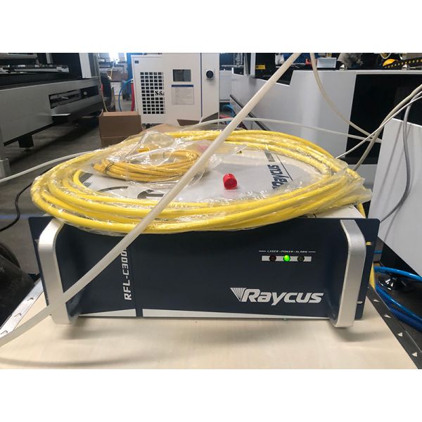 3000W Raycus laser Fiber CNC Laser Cutting Machine 3Kw 6Kw 380V 3 Phase 50 - 60Hz