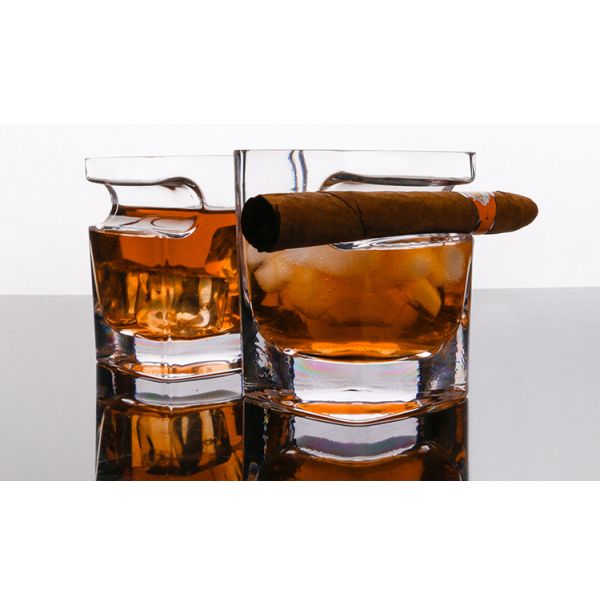 Двойника чашки бокалов сигары дно кристаллического старомодное толстое для вискиа