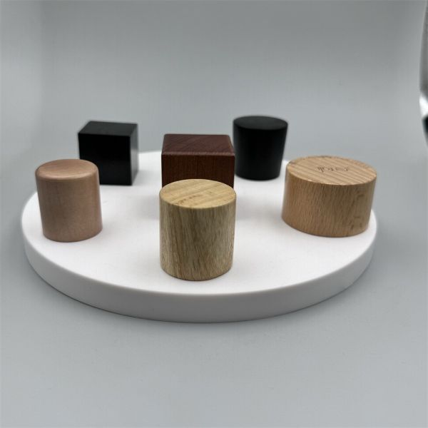 Botella de perfume de 30 ml en embalaje de madera combinación perfecta de estilo y función