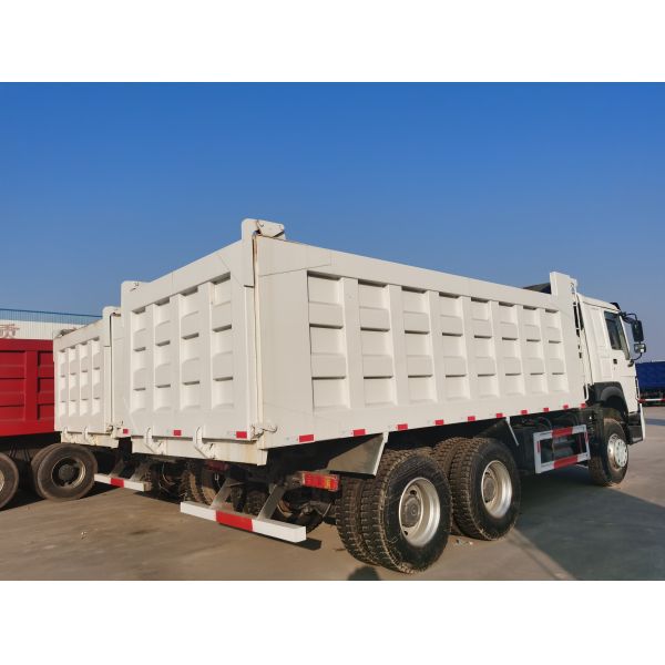 SINOTRUCK HOWO 6X4 420hp 20 tonnes lourde utilise une remorque de décharge utilisée pour la vente