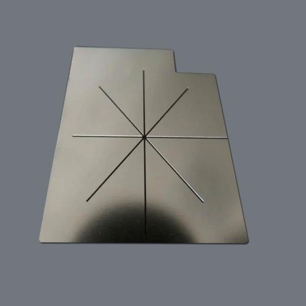 Gravure chimique de précision de cales métalliques sur mesure, du prototype à la production de masse