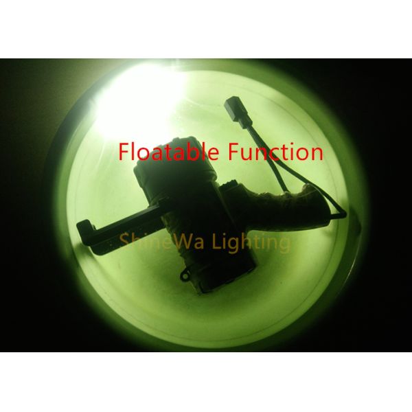 На открытом воздухе приведенные спорт делают центром внимания/электрофонарь для осмотра автомобиля и аварийной ситуации безопасности