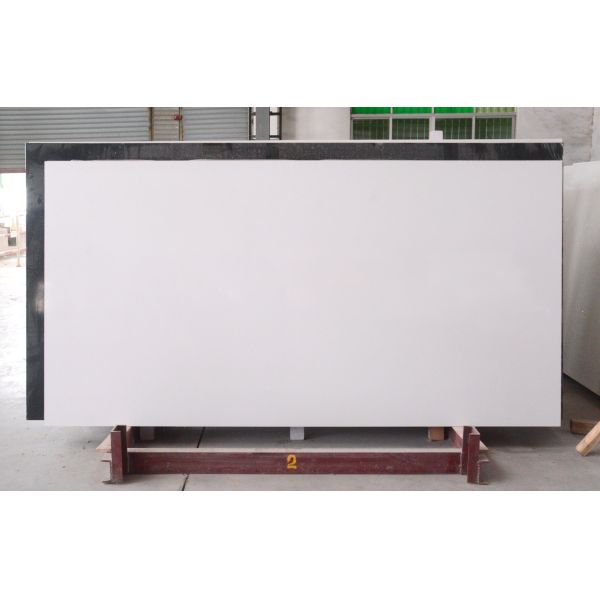 極度の白い台所は12mmの30mm人工的な水晶石を越えます