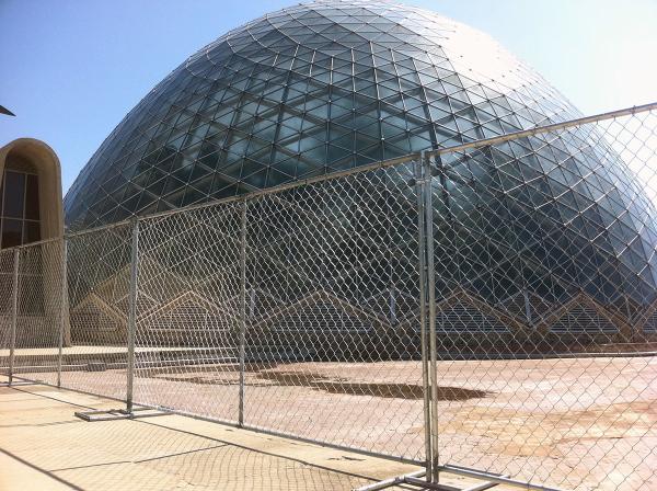 temporary chain link fence