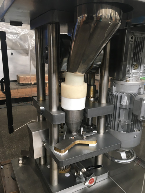 TIANHE GMP Standard Single Punch Tablet Compression Machine / Laboratories Single Pill Press