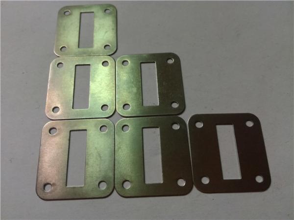 Menos dados de carimbo materiais da chapa metálica, aço carimbado de perfuração parte o grampo do painel do telhado
