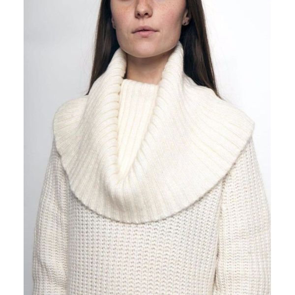 Women's 55% nylon/35% acrylic/10% wool knitted pullover cowl neck sweater