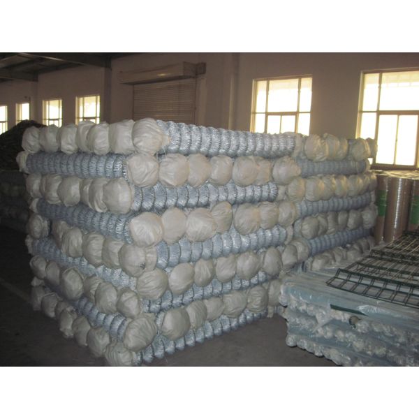 Steel Diamond Chain Link Fencing Galvanized 2-3/8 inch 11 Gauge 5ft X 50ft