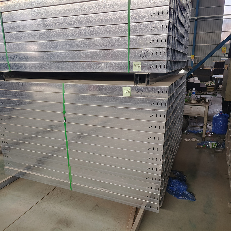 Large Capacity Multi Cable Slotted Cable Tray Perforated Steel Support Tray for Plant Wide Wiring